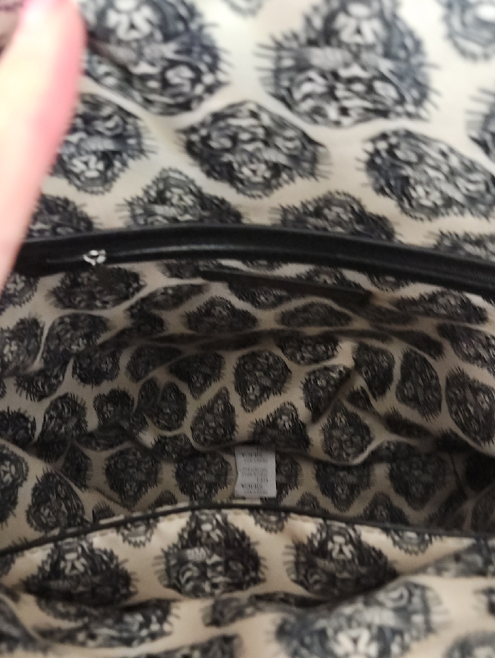 Ed Hardy NWT Convertible Crossbody Backpack Bag - Picture 11 of 12